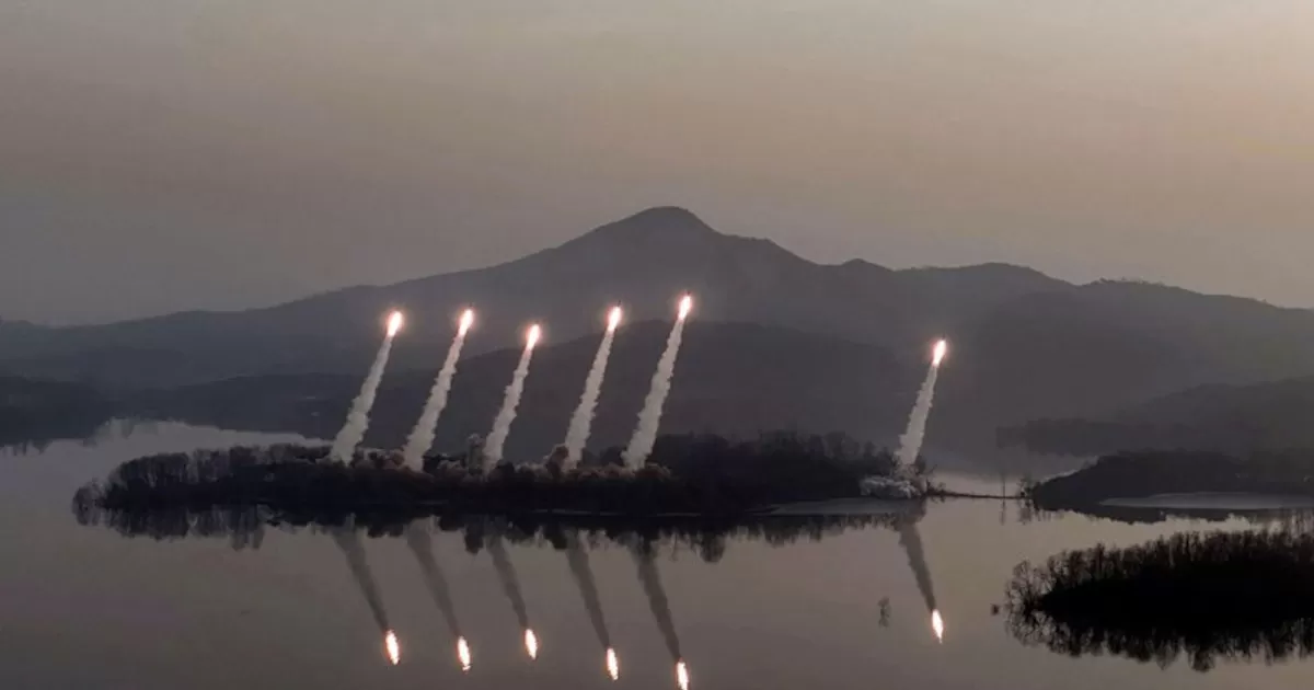 Corea del Norte lanza varios misiles hacia el Mar de Japón ante escalada de tensión