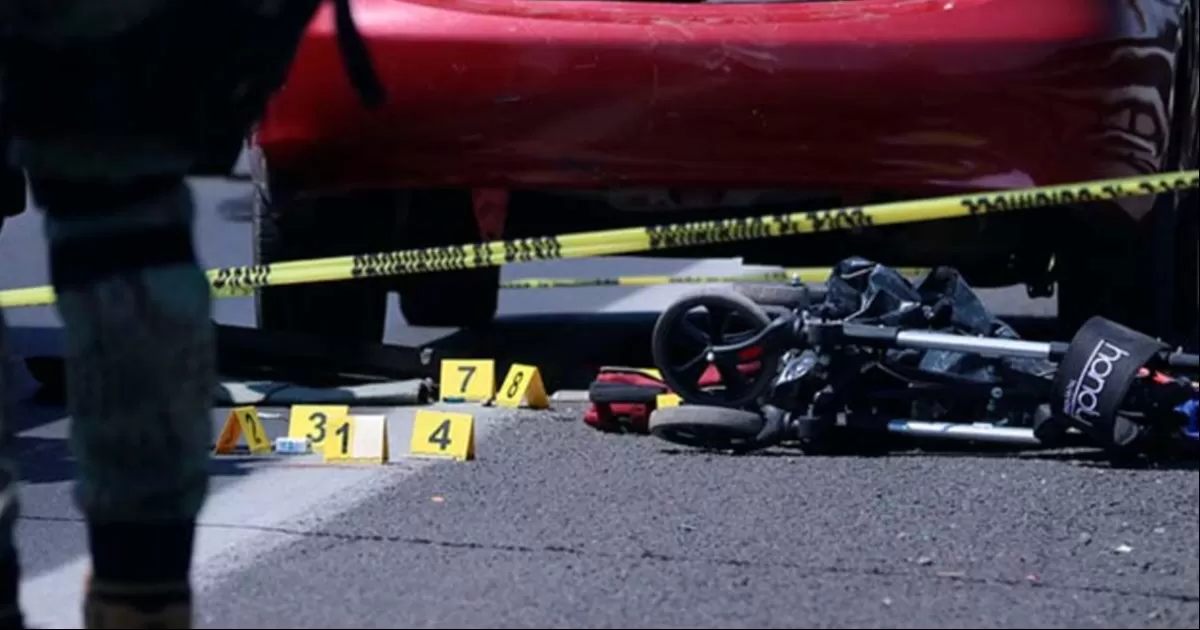 Oficiales realizaban inspeccionaban una un vehículo, pero no contaban que en el interior de una mochila había un artefacto explosivo