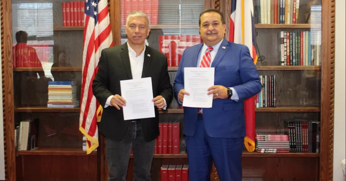 Atestiguan firma de convenio de colaboración universidades en Texas