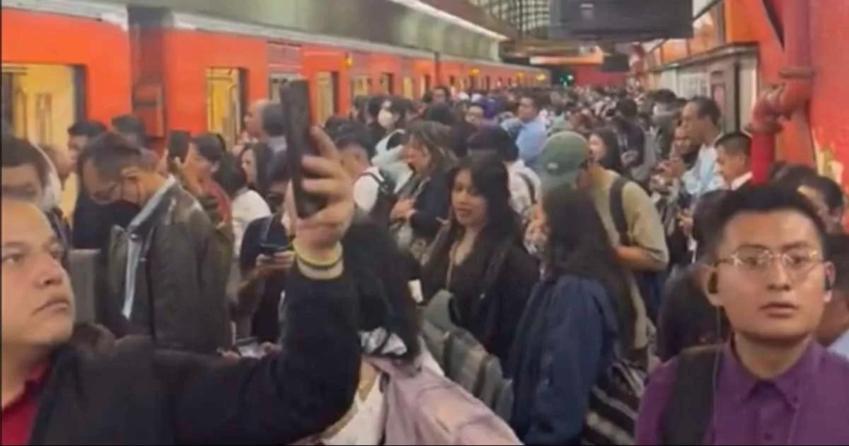 Reportan falla en Metro L7; más de 30 minutos sin avanzar vagones
