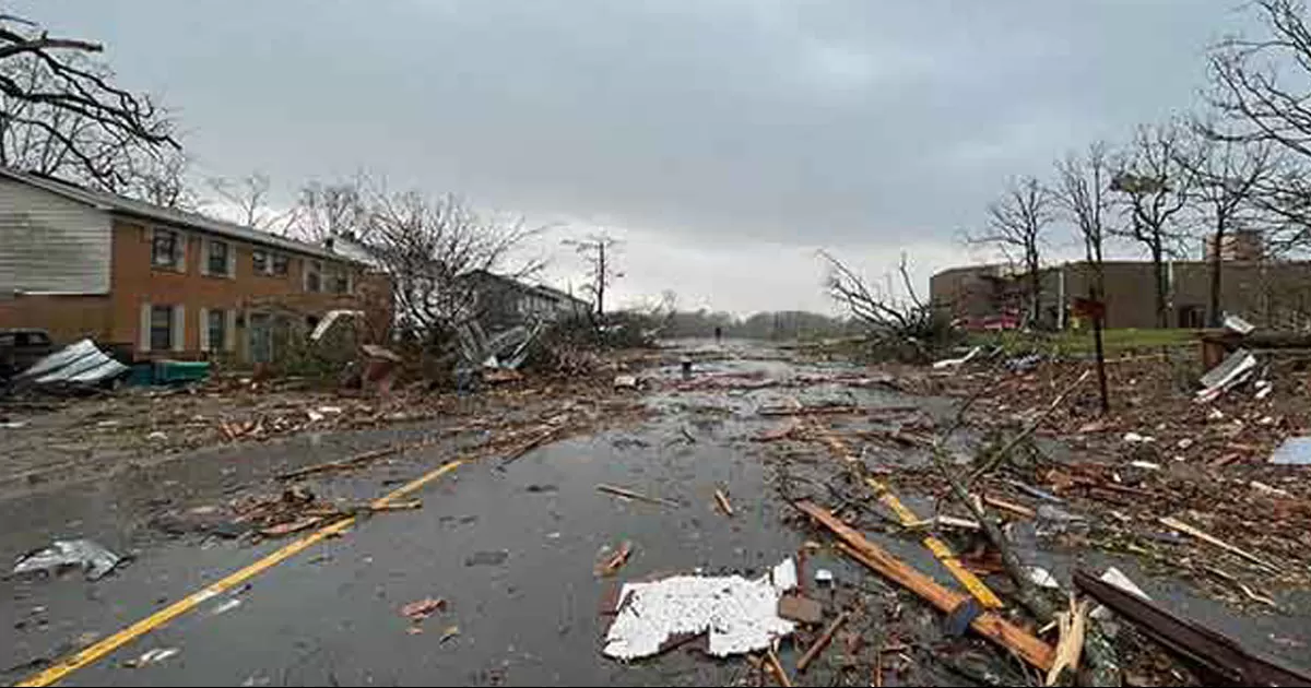 Feroz tornado deja cientos de heridos y cuantiosos daños en Arkansas