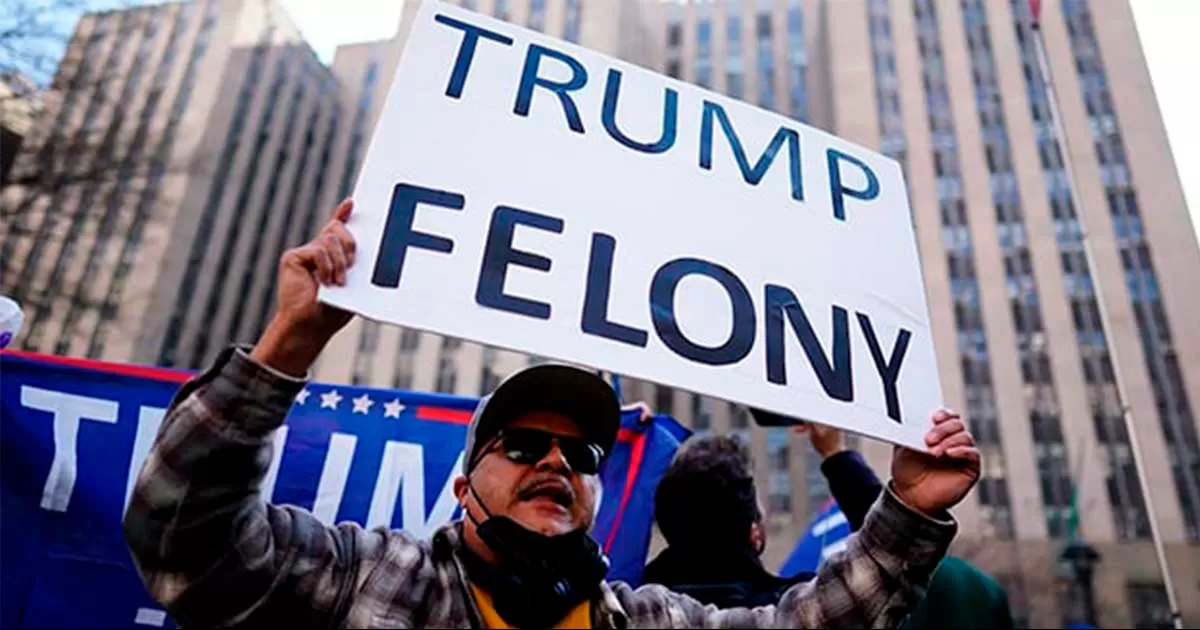 Ante la congregación de seguidores y detractores de Trump en el tribunal donde comparecerá, alcalde de NY advirtió cero tolerancia a la violencia