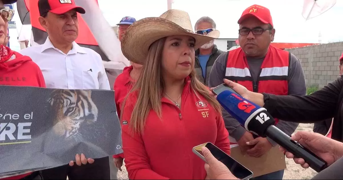 La candidata suplente del Partido del Trabajo recorrió las calles de la colonia Valle del Norte junto a un grupo de simpatizantes y militantes