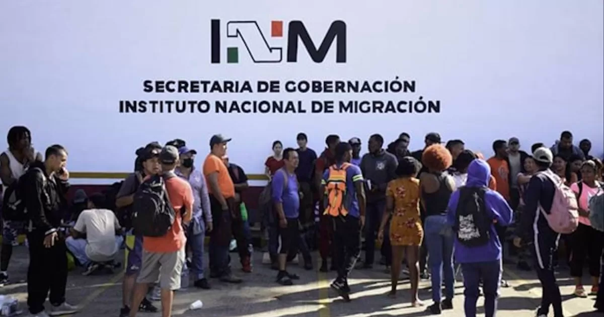 Tras la tragedia de Ciudad Juárez, AMLO dijo que una estrategia para defender de plagiarios a los migrantes que se trasladan por México es albergarlos.