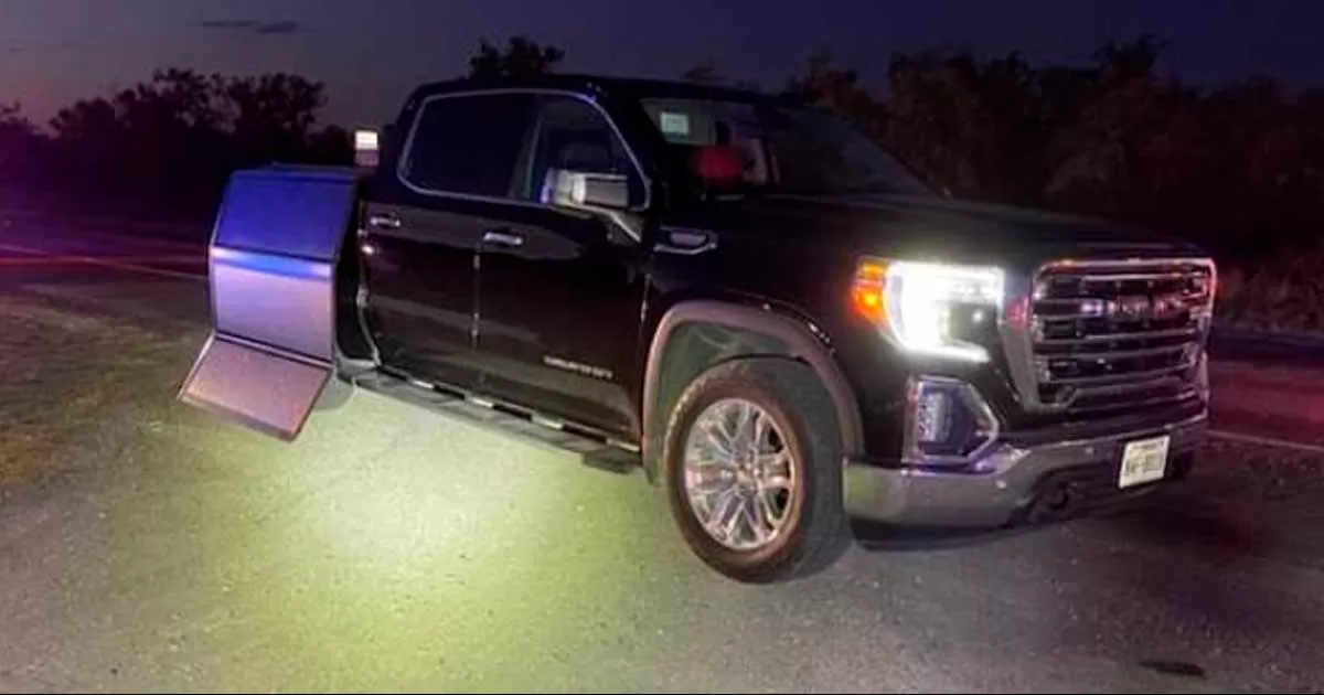 Tras persecución caen dos mujeres traficantes en EP