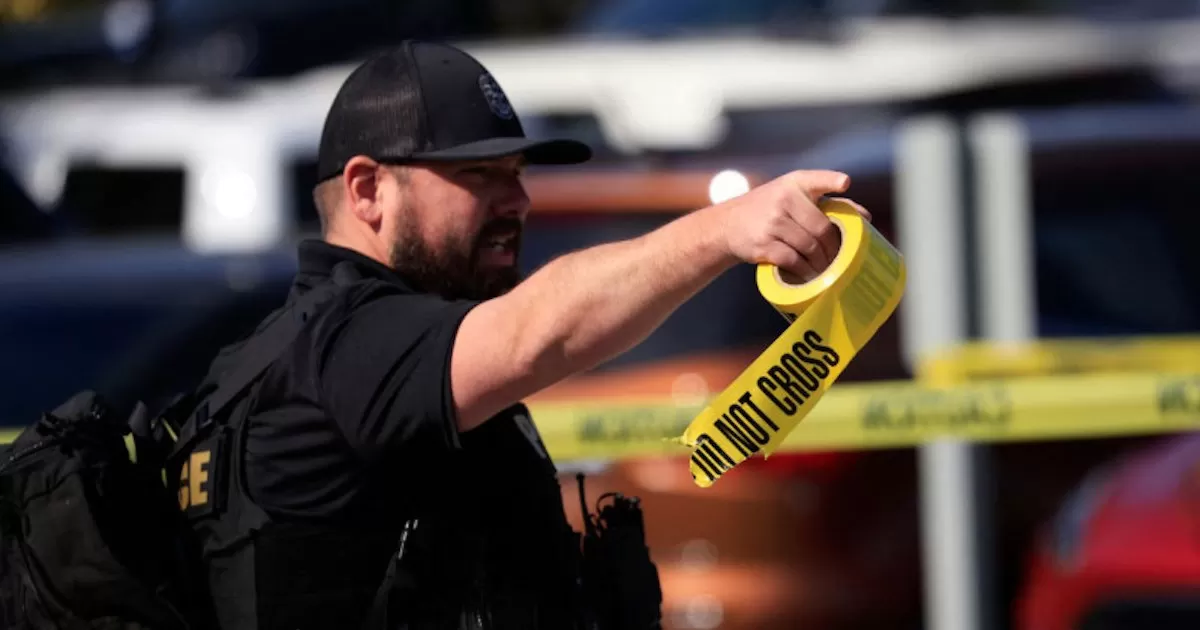 Reportan tiroteo en una escuela secundaria de EU y resulta ser falso