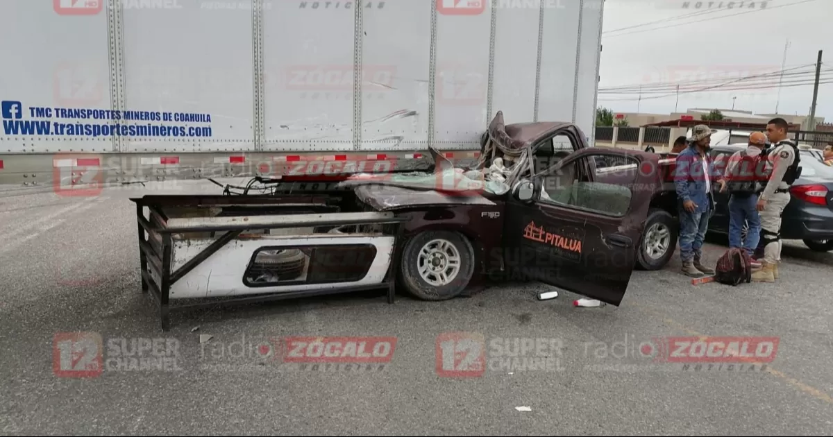 El presunto responsable es un tráiler quien al maniobrar no respetó derecho de vía y ocasionó que una camioneta se impactara en la parte trasera dejando una persona prensada.