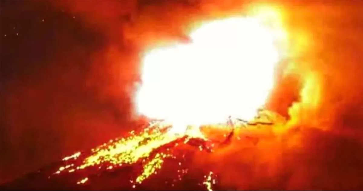 Volcán Popocatépetl presenta cuatro impresionantes explosiones