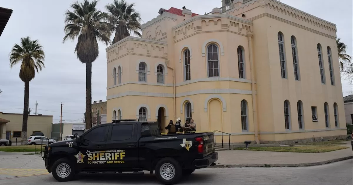 Es casi seguro que en cada condado se instale una corte judicial para que se ventilen casos exclusivamente de traficantes de personas e inmigrantes.