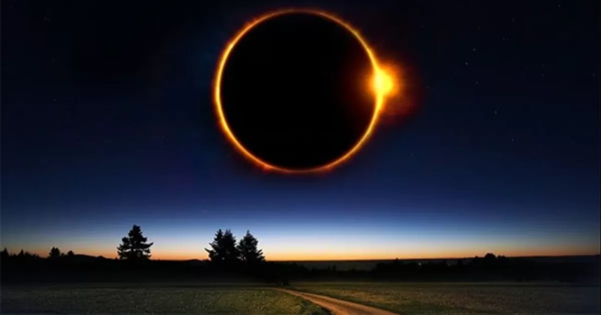 VIDEO: Deslumbra eclipse solar híbrido; así se vivió