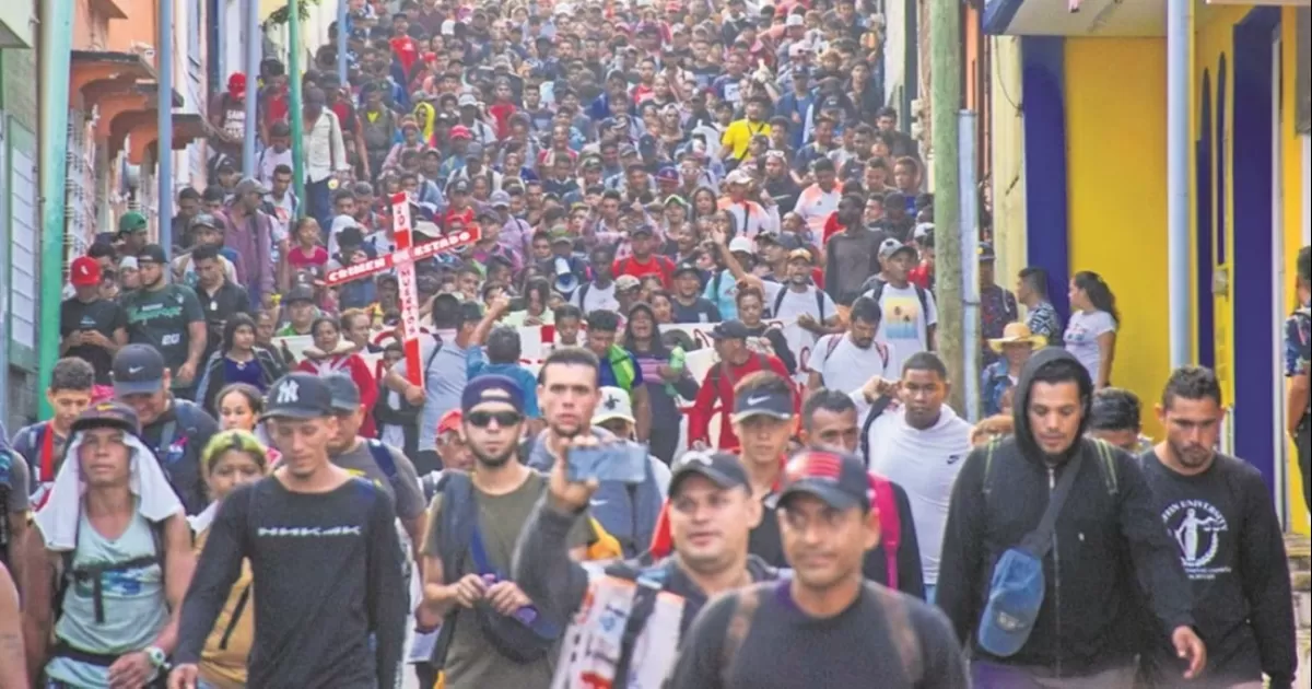 Se unen a Viacrucis Migrante cerca de 3 mil personas