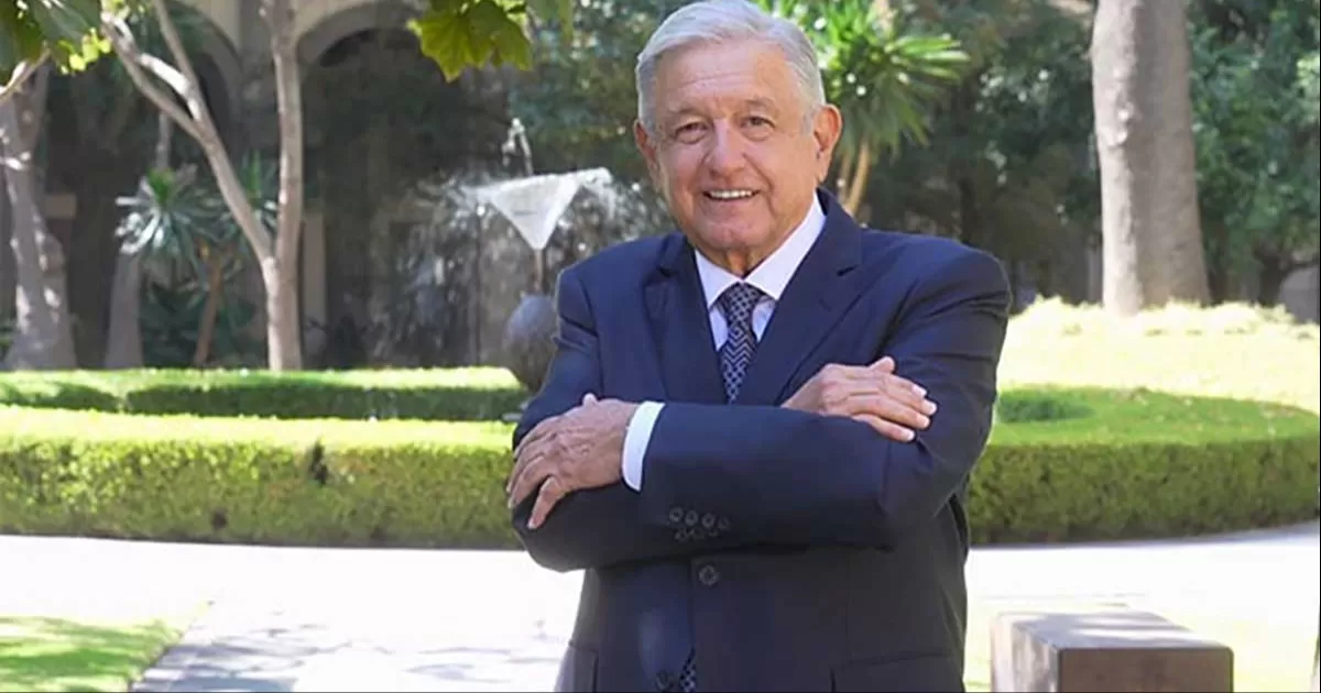 Por su parte @Danna_Lun cuestionó: “Entonces @lopezobrador_ está monetizando en YouTube con los informes de gobierno?”