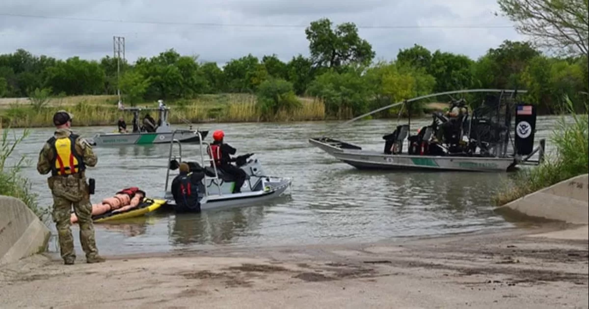 Arrestos de migrantes al día oscilan en los 700 en Eagle Pass