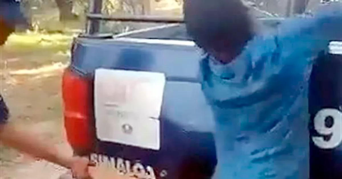 Graban a policías ‘tableando’ a joven