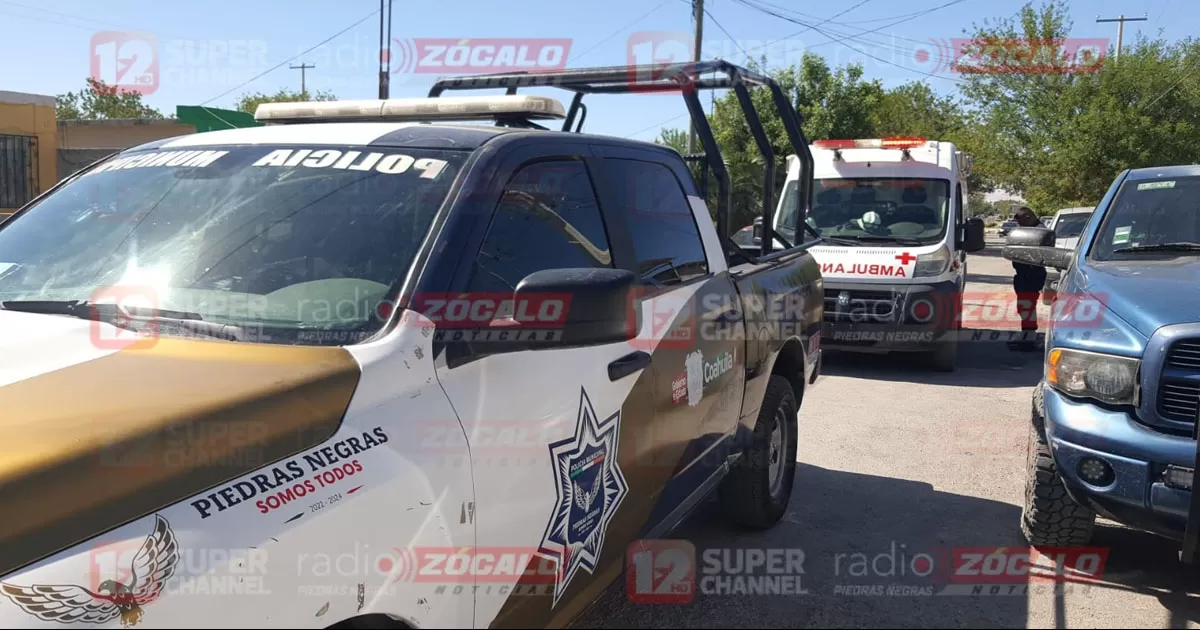 Cae hombre de techo de su vivienda, chanclas pata gallo las causantes