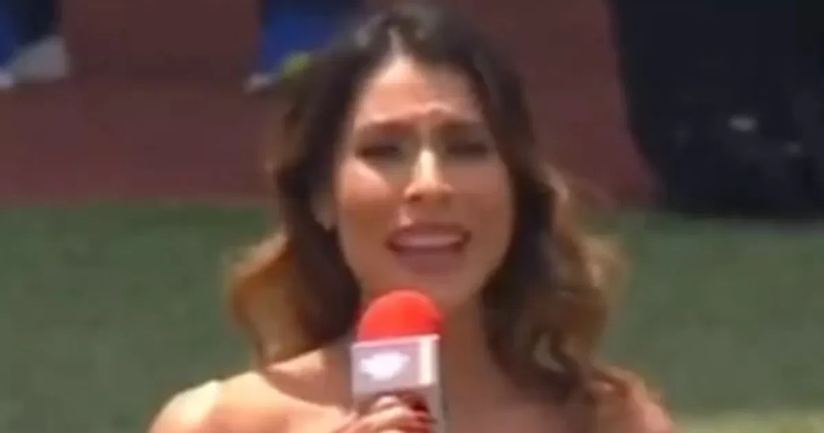 VIDEO: María León canta mal el himno nacional y se viraliza