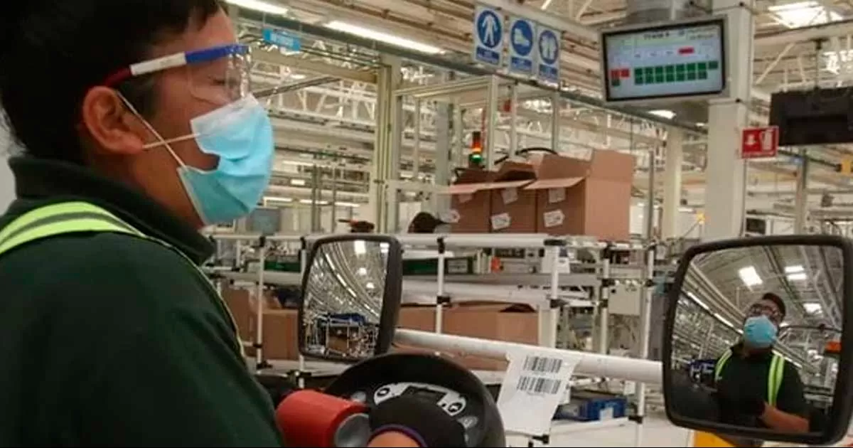 Reducción de la semana laboral de 6 a 5 días, en septiembre: Morena