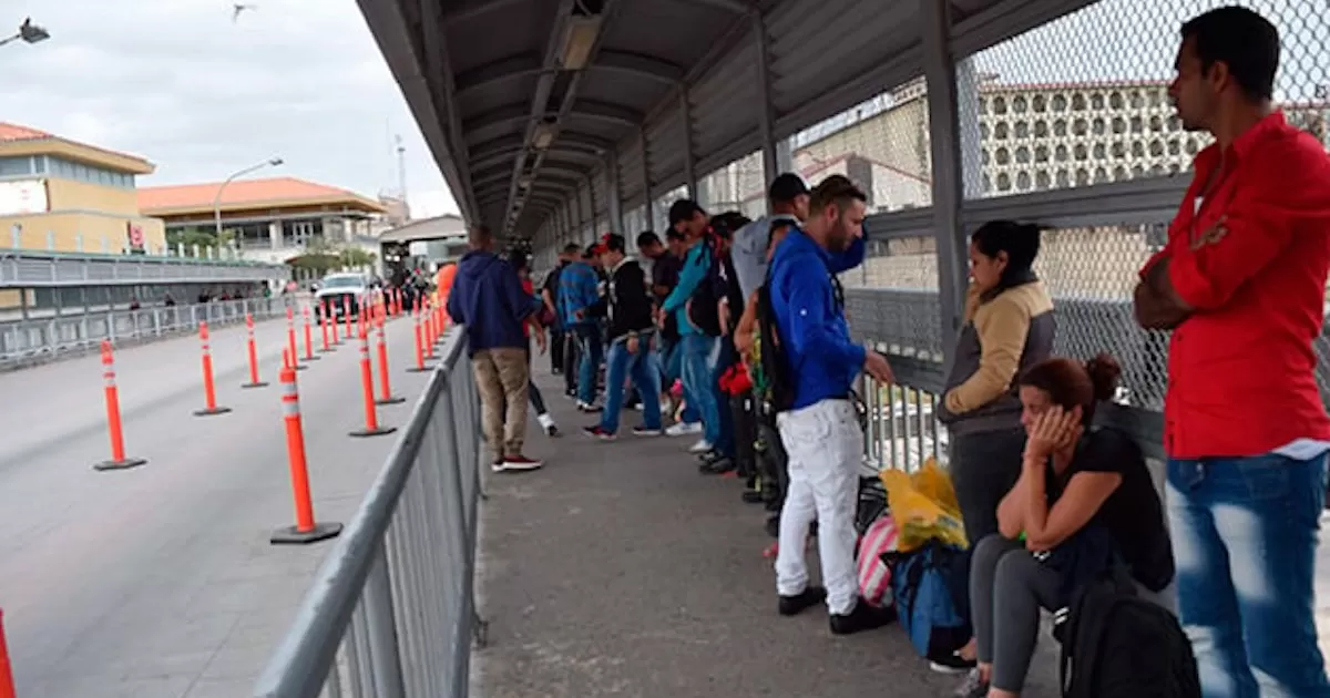 Estados Unidos devuelve 27 migrantes a Cuba; suman 3 mil 553 asegurados en 2023