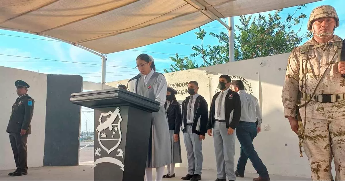 Secundaria Salvador Chavarría rinde honores con presencia del 12.º Regimiento