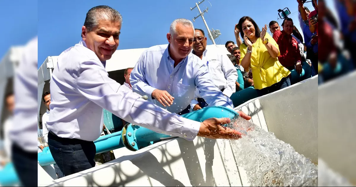 Eduardo Terrazas Ramos, Encargado del Despacho del Sistema Municipal de Aguas y Saneamiento (SIMAS), comentó que la profundidad de este pozo es de 400 metros, para extraer 30 litros por segundo.