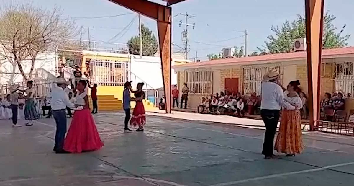 La escuela Diana Laura Riojas fue la sede del Concurso de Danza y Bailes de México. Los ganadores competirán más adelante con jefatura I.
