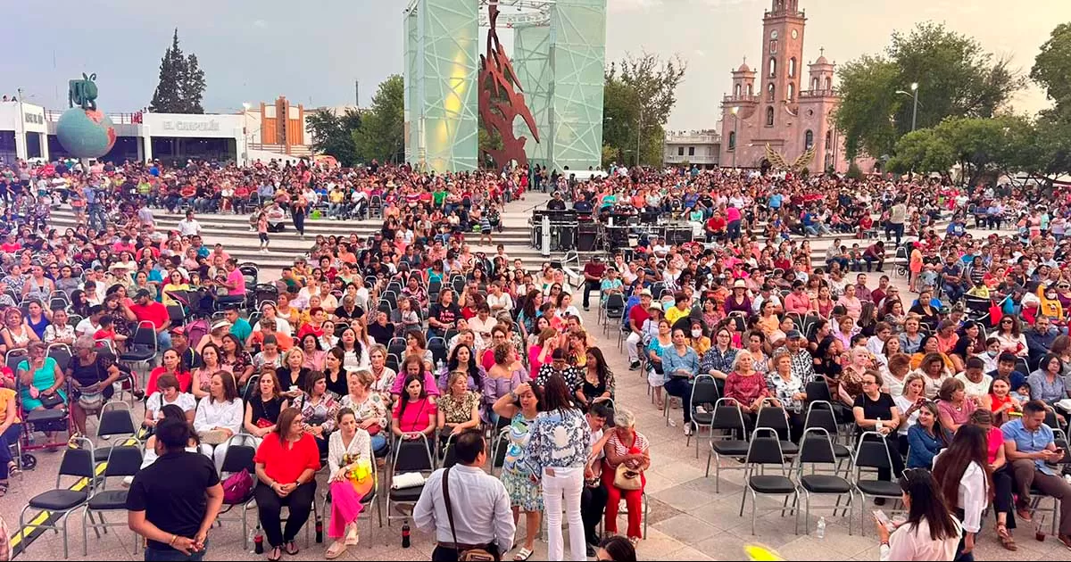 Se rifaron grandes premios desde pantallas de TV, sala, refrigeradores entre otros, además se contó con la presentación de la Sonoro Tropicana y el show de los Mascabrothers