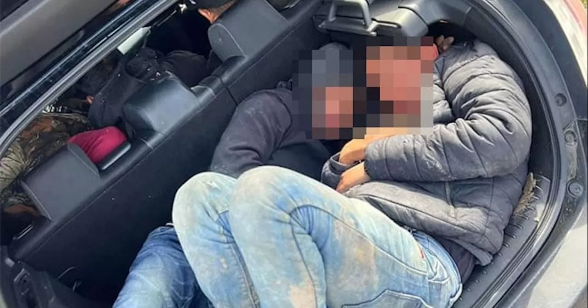 Llevaba encajuelados a dos indocumentados en Eagle Pass