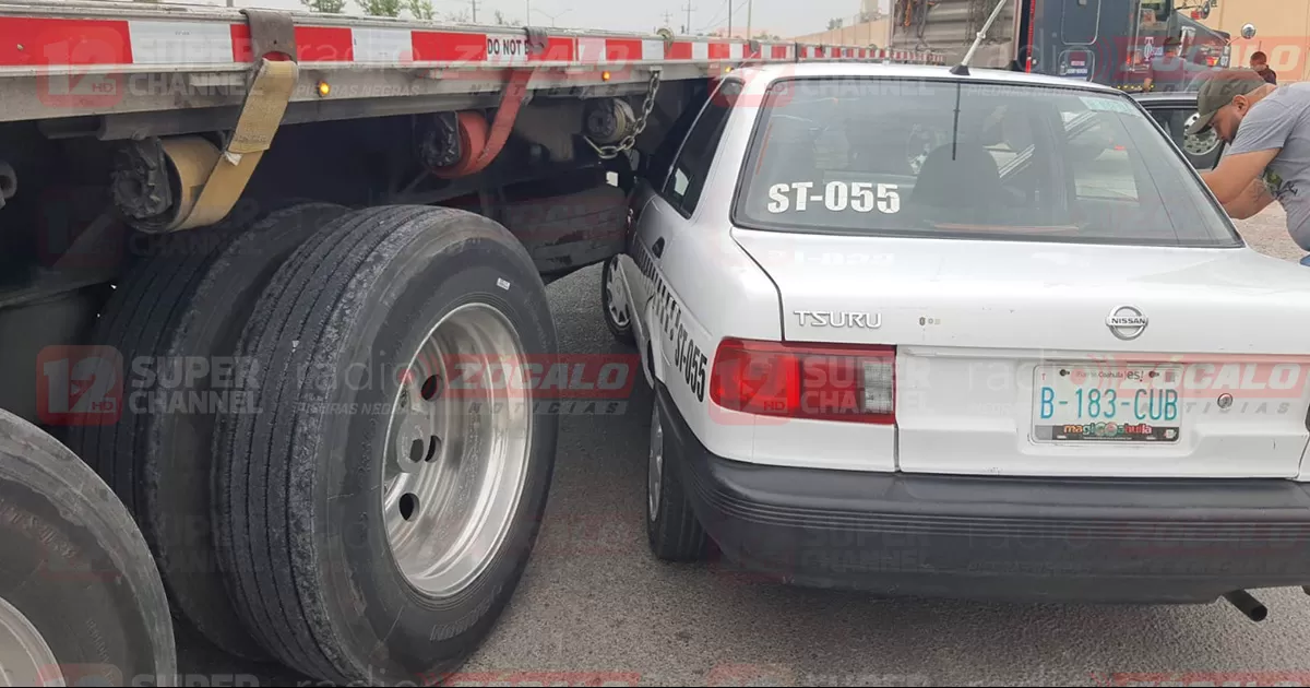 Tráiler provoca choque en Blvr. López Portillo