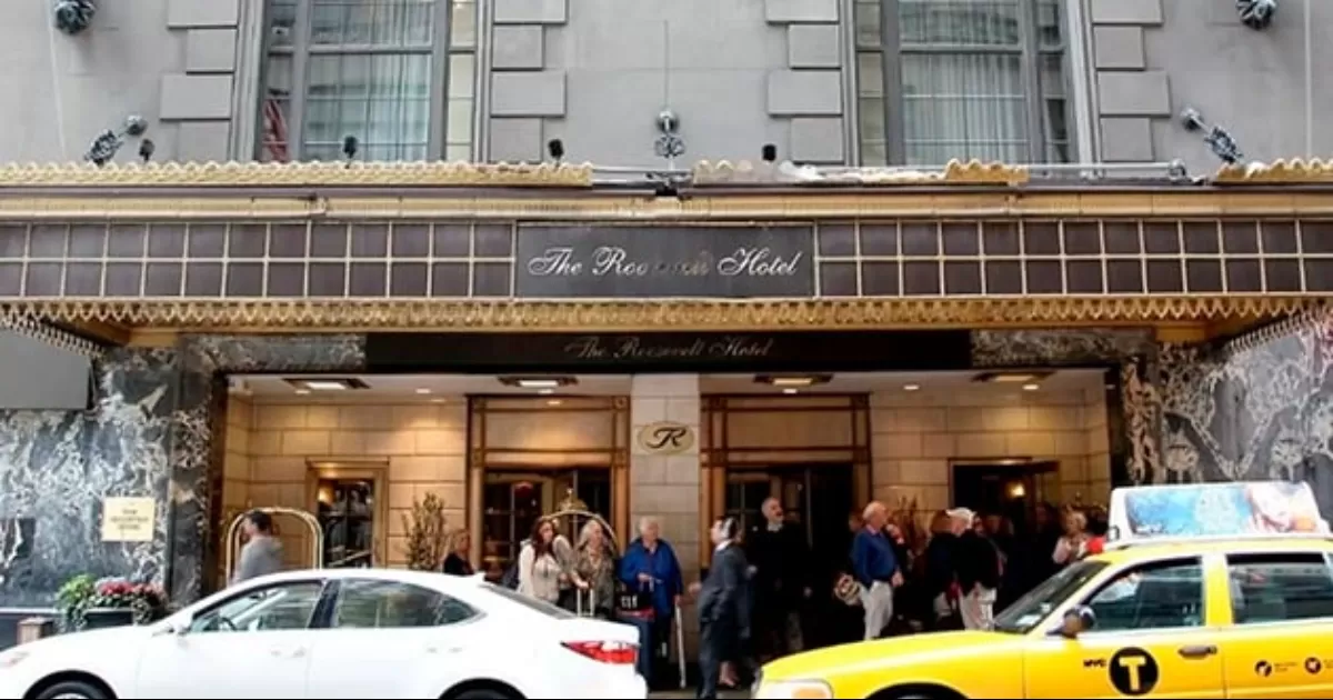 Lujoso hotel Roosevelt, de Nueva York, será reabierto para alojar a migrantes con niños