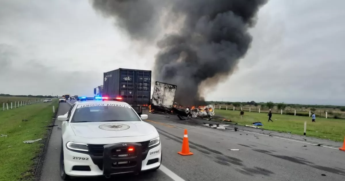 Choque entre tráiler y camioneta deja 13 muertos en Tamaulipas