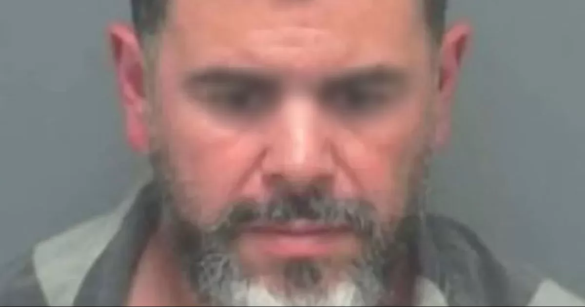 Pastor de Texas se entrega a la policía y revela varios abusos contra menores