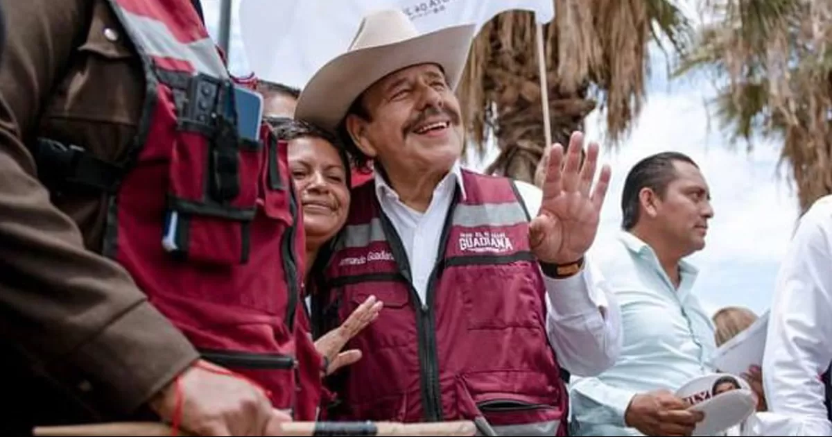 De acuerdo con las acusaciones se denunciaron 45 imágenes de niñas, niños y adolescentes en las publicaciones del candidato.