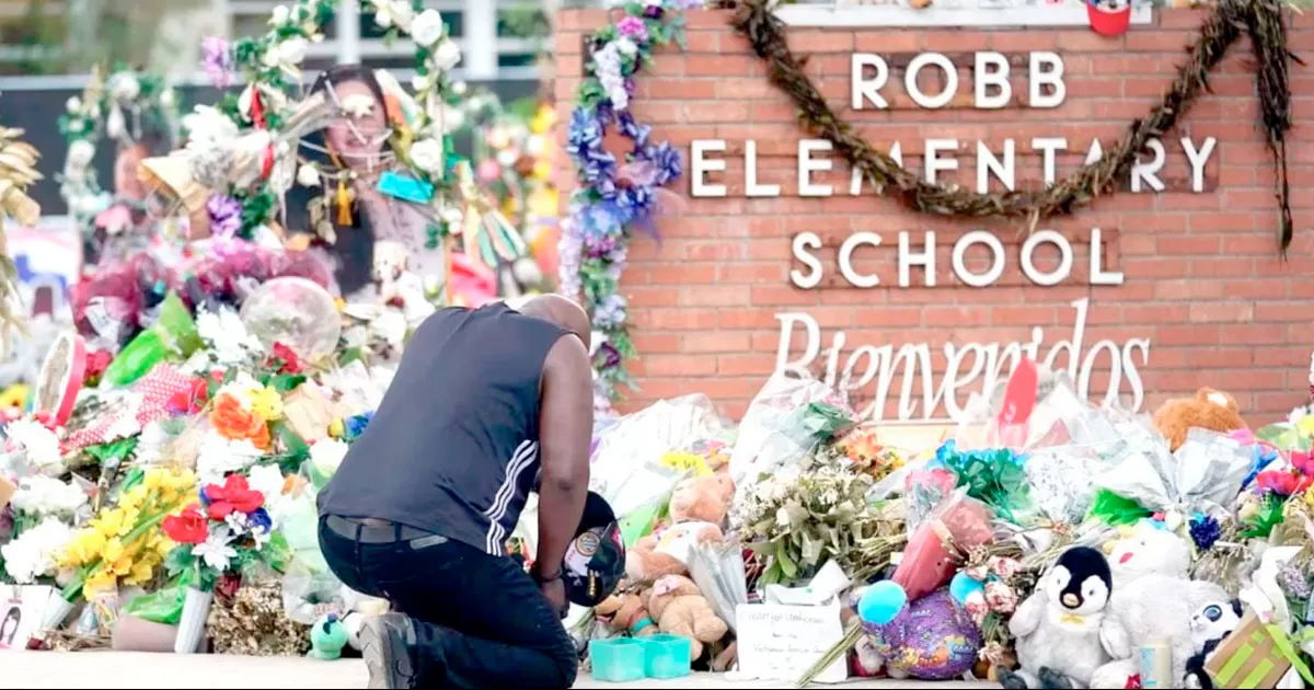 Se cumple un año desde que un tirador mató a 19 niños y dos maestros dentro de un salón en la primaria Robb