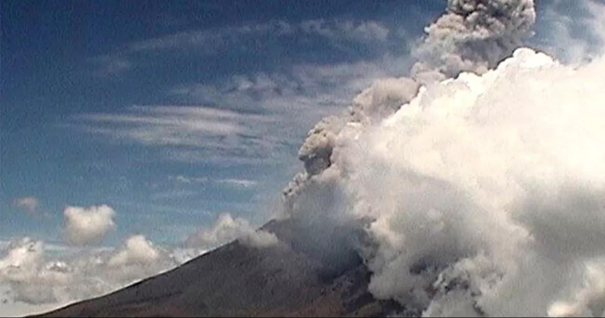 Ceniza del Popocatépetl alcanza a 24 municipios de Puebla