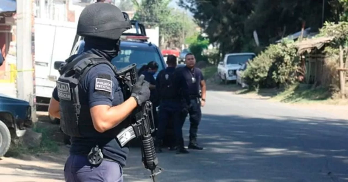 El enfrentamiento ocurrió en las inmediaciones de La Basilia, sobre la carretera Uruapan-Carapan, en el estado de Michoacán