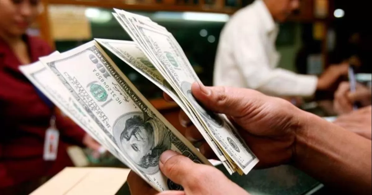 Dólar abre en 17.56 pesos al mayoreo, su menor nivel en nueve jornadas