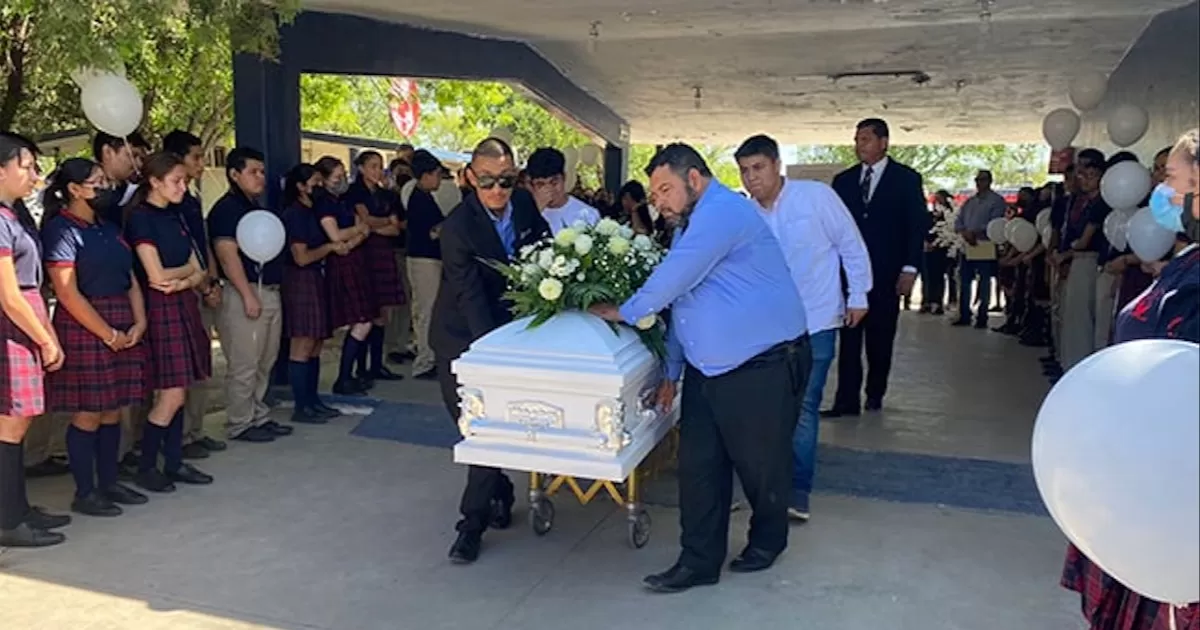 Dan último adiós en secundaria a estudiante que se quitó la vida en Nueva Rosita