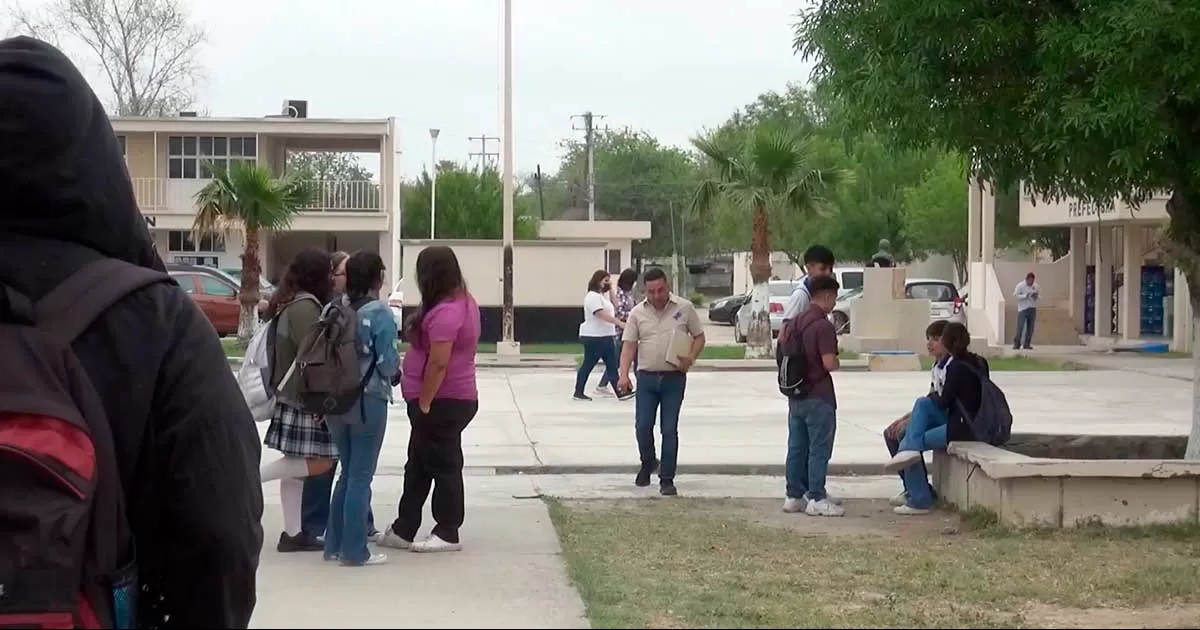 El próximo 16 de junio será ceremonia de graduación en gimnasio de la preparatoria "Luis Donald Colosio"