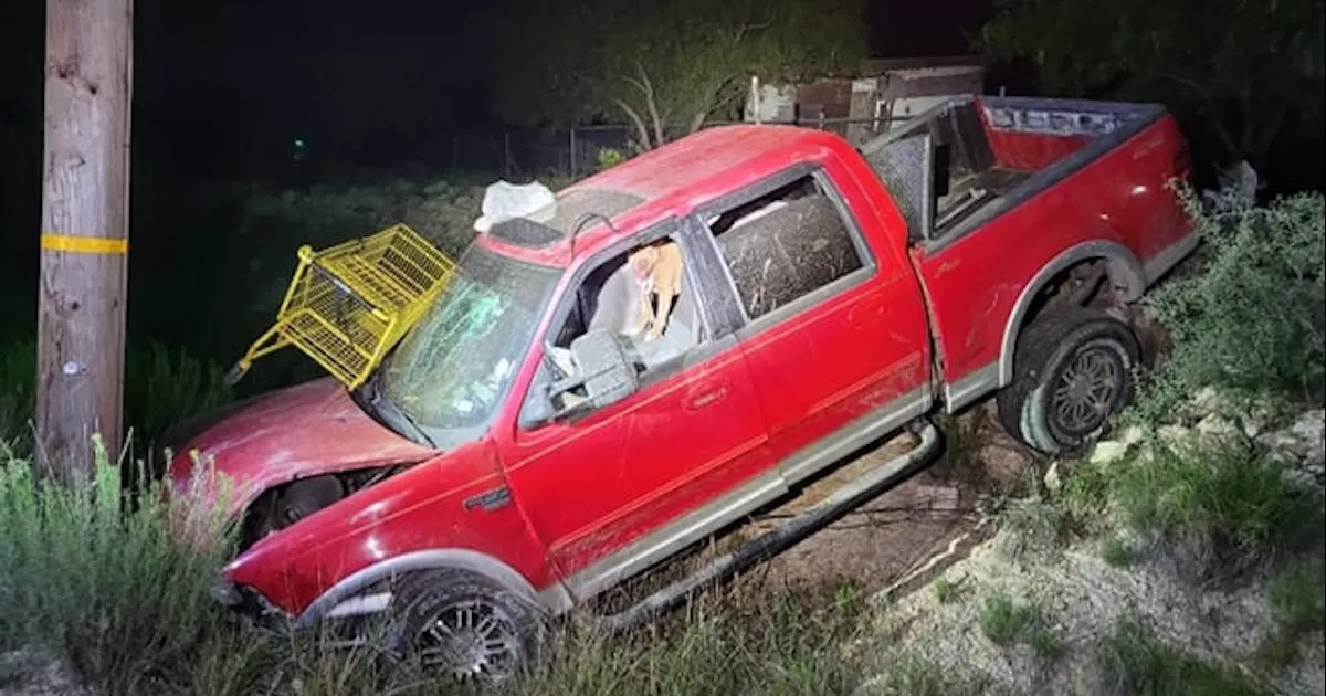 Se desmaya y choca con dos casas en Siesta Acres en Eagle Pass