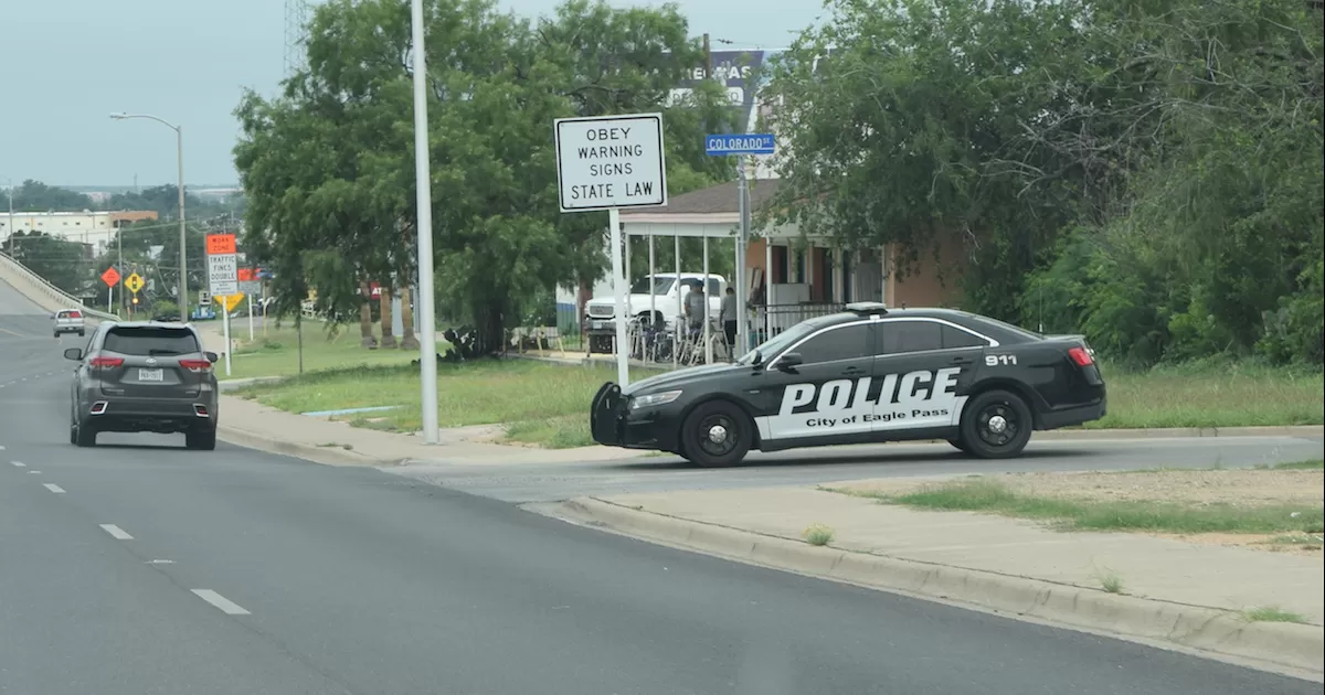 Registra policía ola de robos en vehículos en Eagle Pass