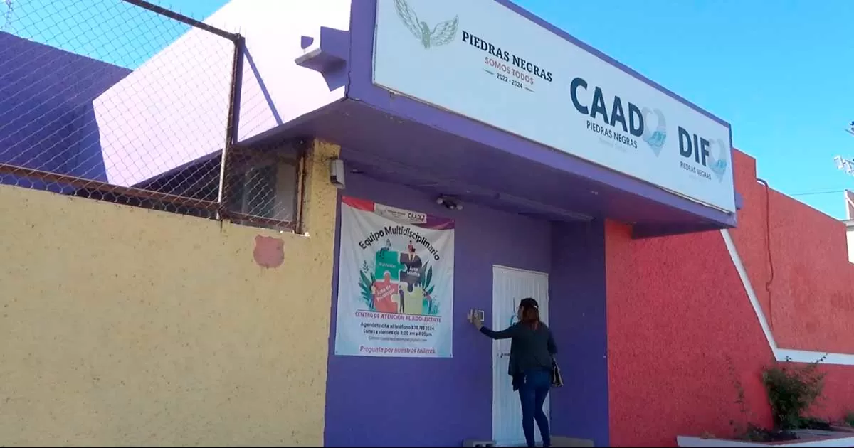 Personal de diferentes escuelas y personal del Centro de Atención a los Adolescentes preparan diferentes pláticas para próximo ciclo escolar