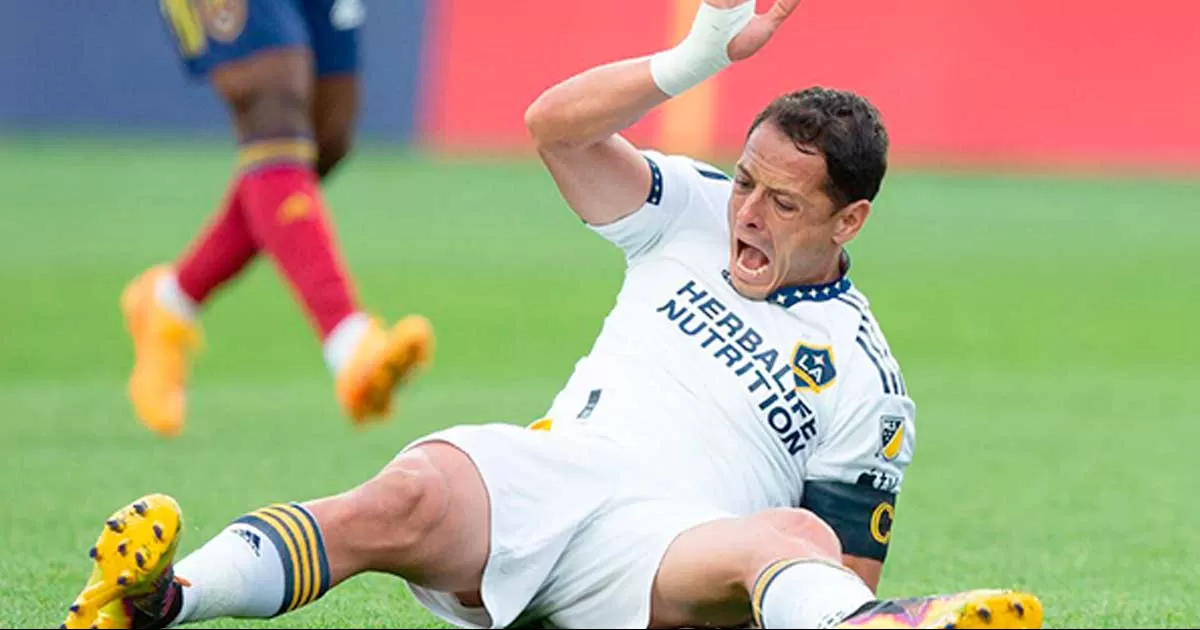 Se lesiona Chicharito Hernández en juego de Copa de la MLS