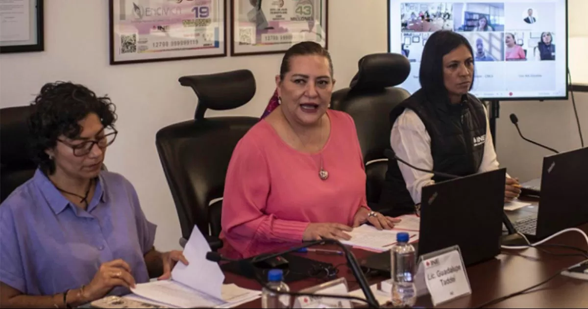 López Obrador anuncia posible reunión con consejeros del INE en Palacio Nacional