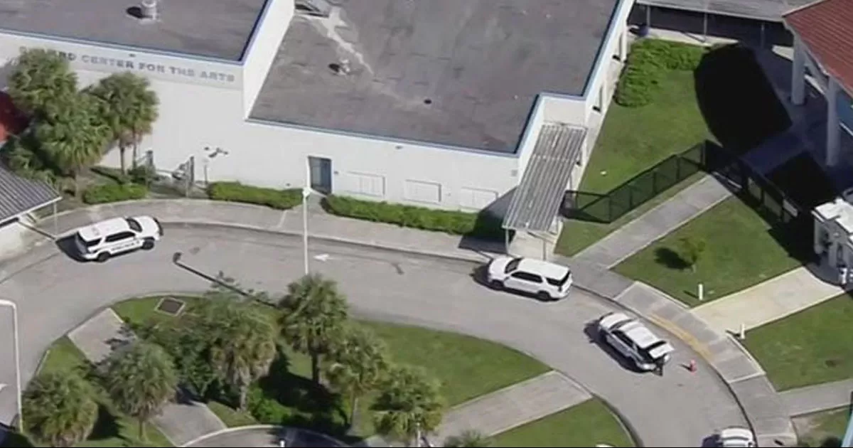 El menor fue asegurado luego en las inmediaciones y puesto bajo custodia.