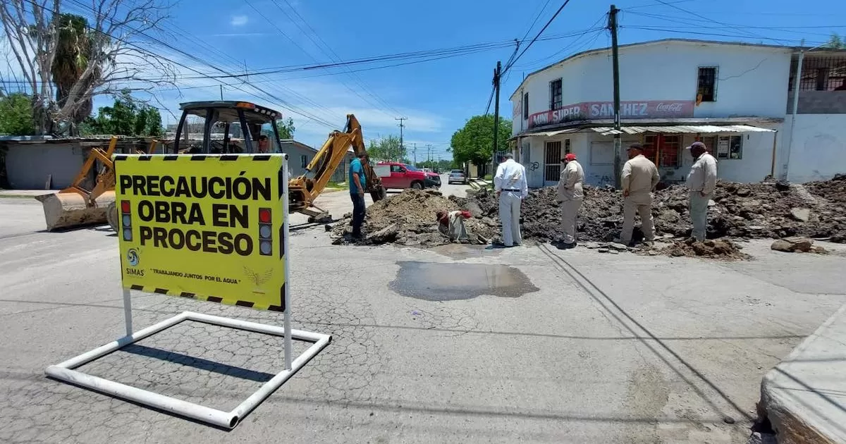 Inicia SIMAS trabajos de rehabilitación de tubería de drenaje en calle Miguel Garza