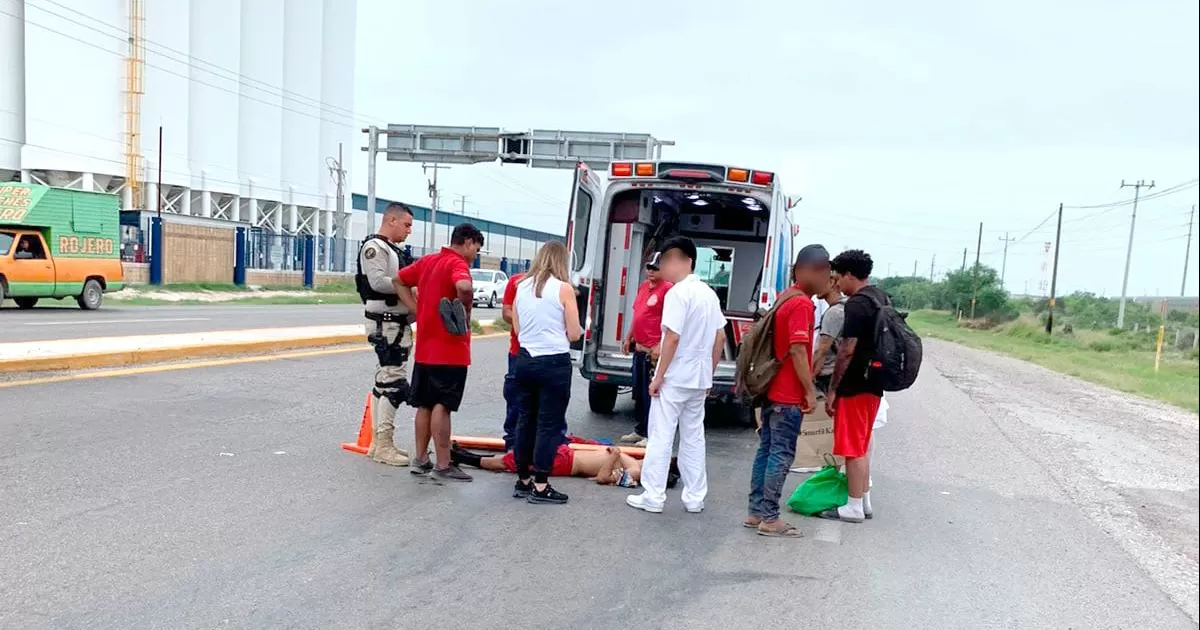El extranjero caminaba con un grupo de migrantes y se atravesó en la vía federal a la altura de Nava