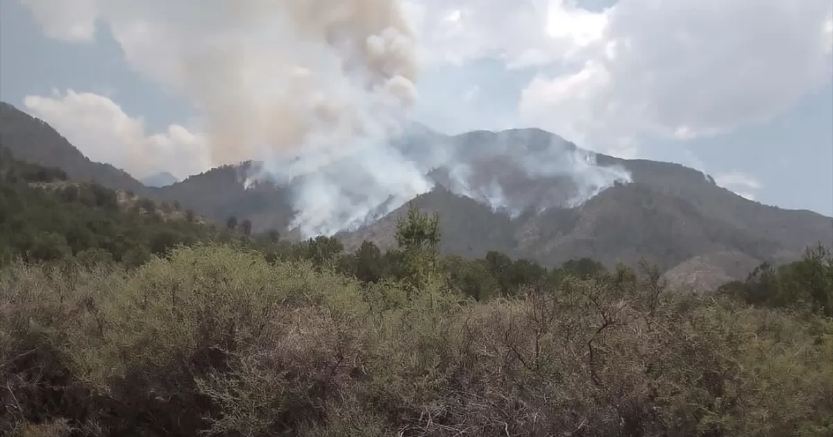 Los trabajos de combate al incendio en San José de los Nuncio se reanudarán mañana.