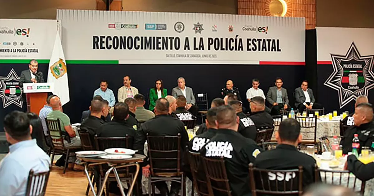 Entrega gobernador Miguel Riquelme reconocimientos a elementos de la Policía Estatal