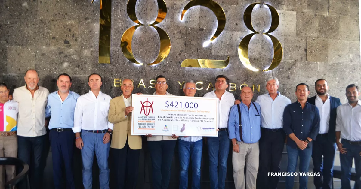 Espectáculos Monterrey entrega donativo a la Academia Taurina Municipal “Alfonso Ramírez ‘El Calesero’”