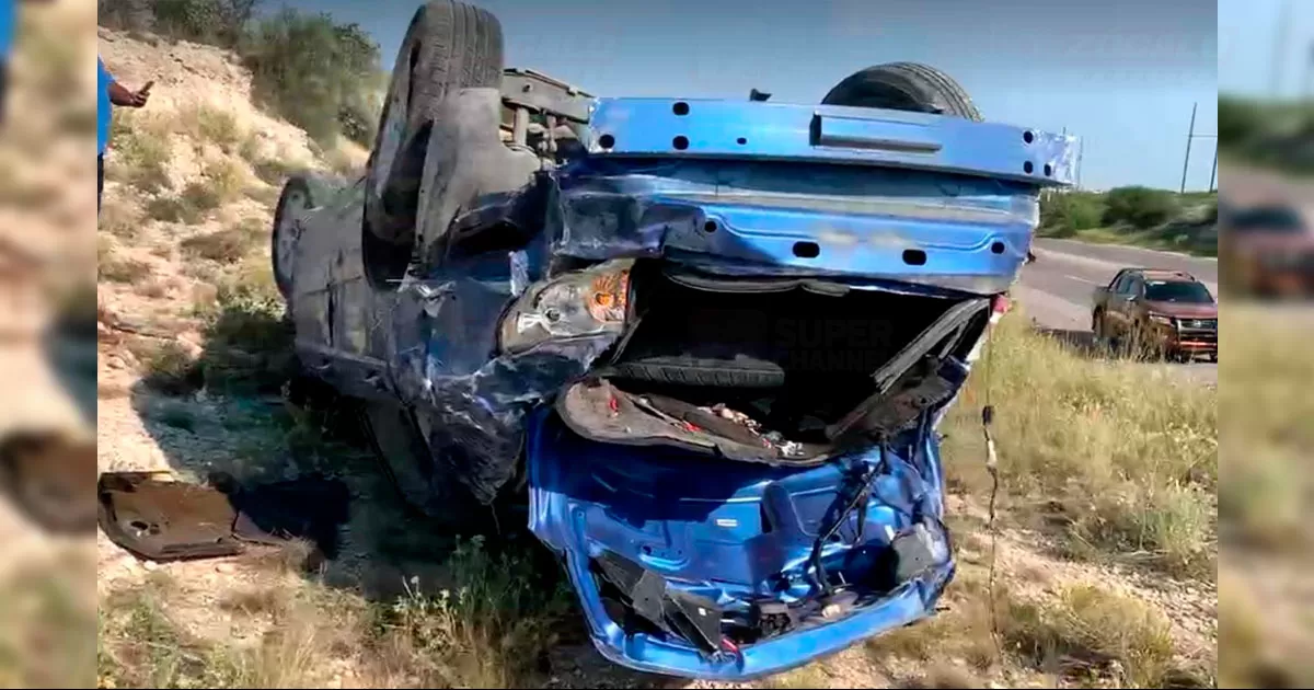 Vuelca su automóvil en carretera Ribereña